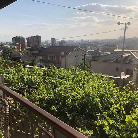 Hillside Guest House Єреван Екстер'єр фото