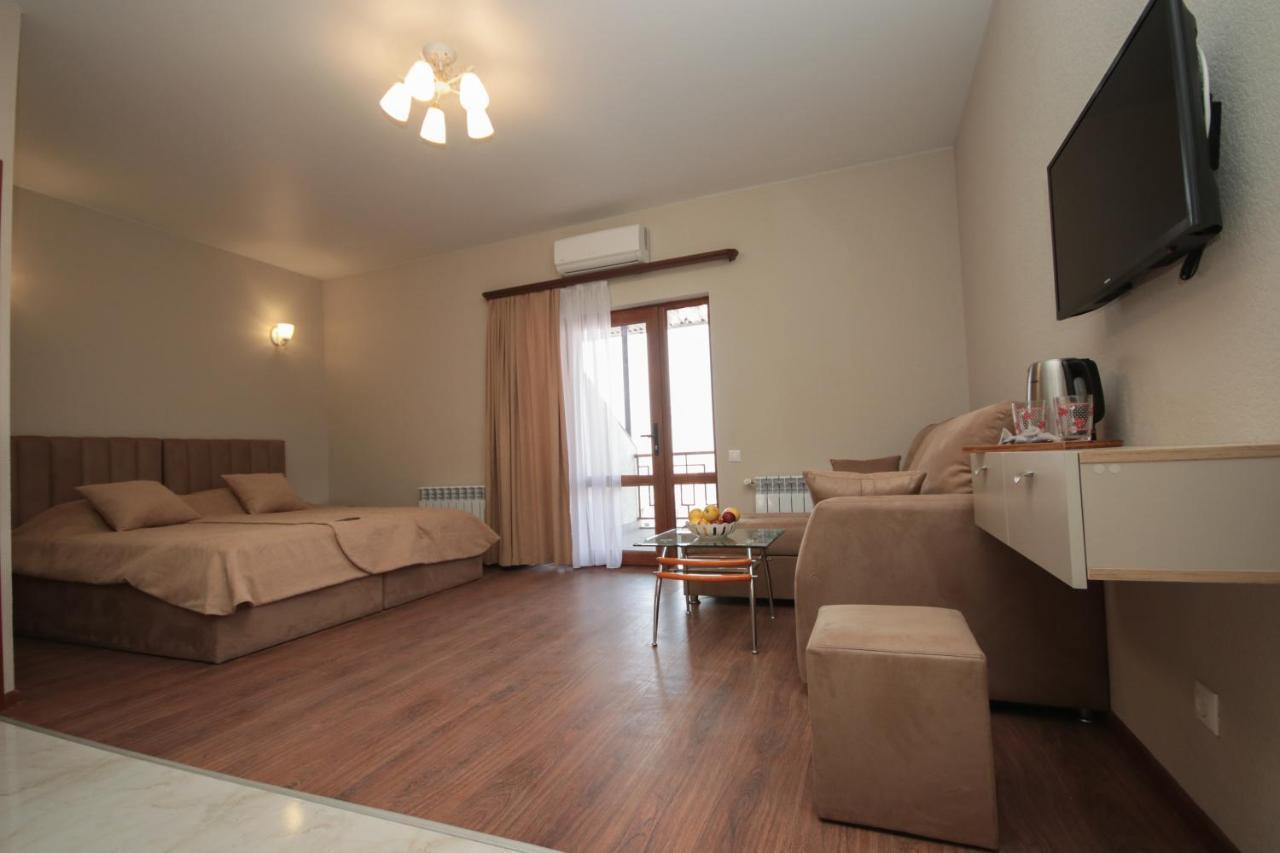 Hillside Guest House Єреван Екстер'єр фото
