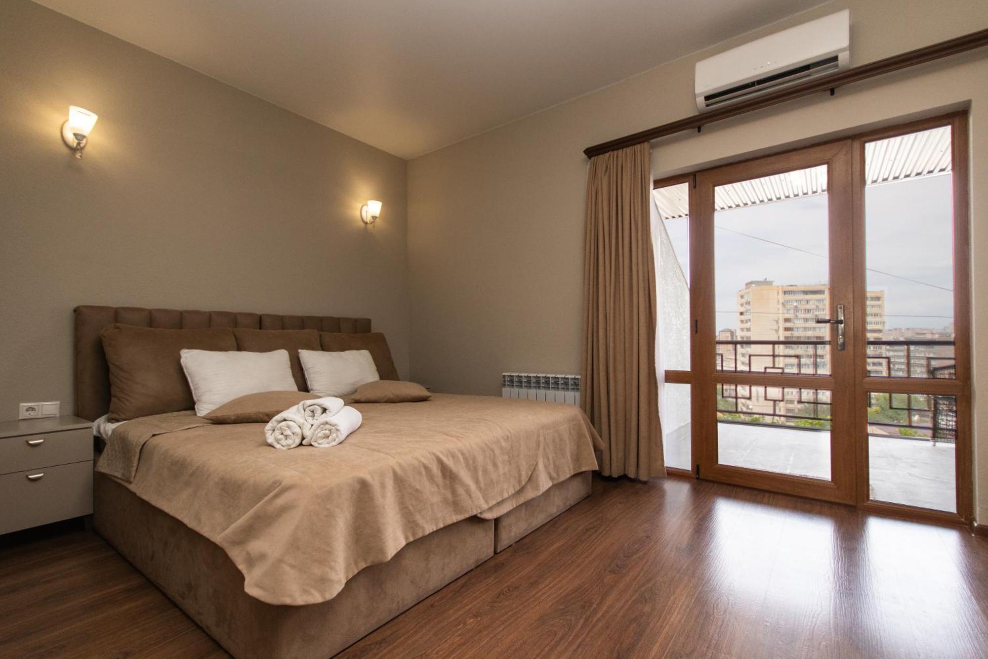 Hillside Guest House Єреван Екстер'єр фото